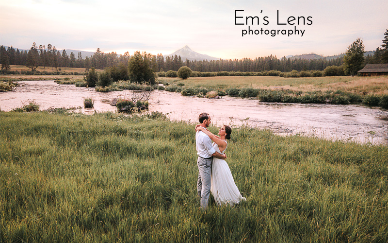Em's Lens Photography Brochure Logo 2023